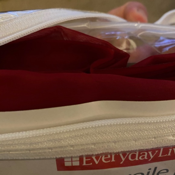 Ruby red sheer curtains - Picture 2 of 3